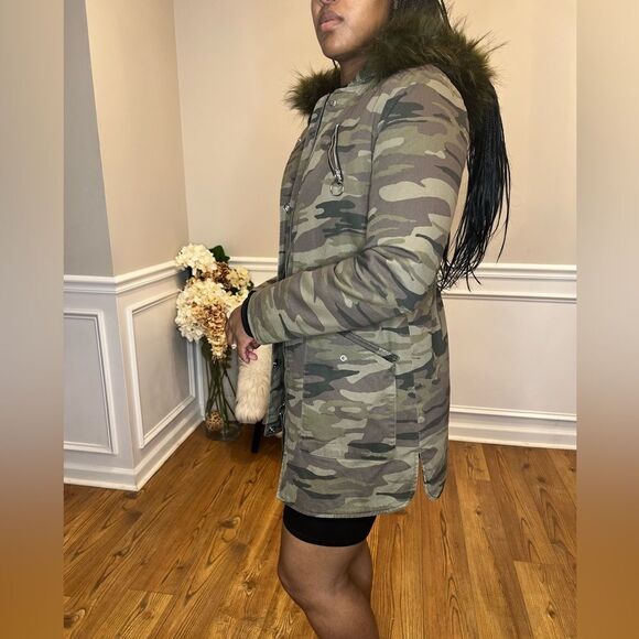 NWOT Express faux fur Parka coat - Picture 4 of 7